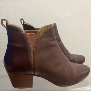 Sézane Andy Boots in Chocolate Heritage, FR 40 (US 9)